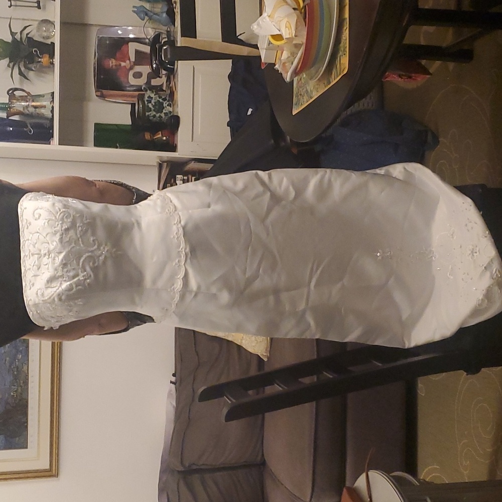 Wedding Dress Strapless - Pearce Fionda - White - Size 8 - Good Condition